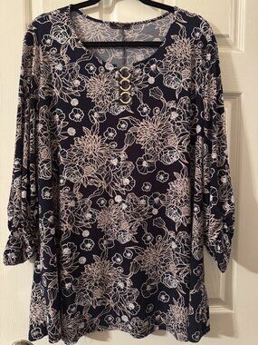 VeraRose Plus Size Printed Long Sleeve Top with Silver Rings